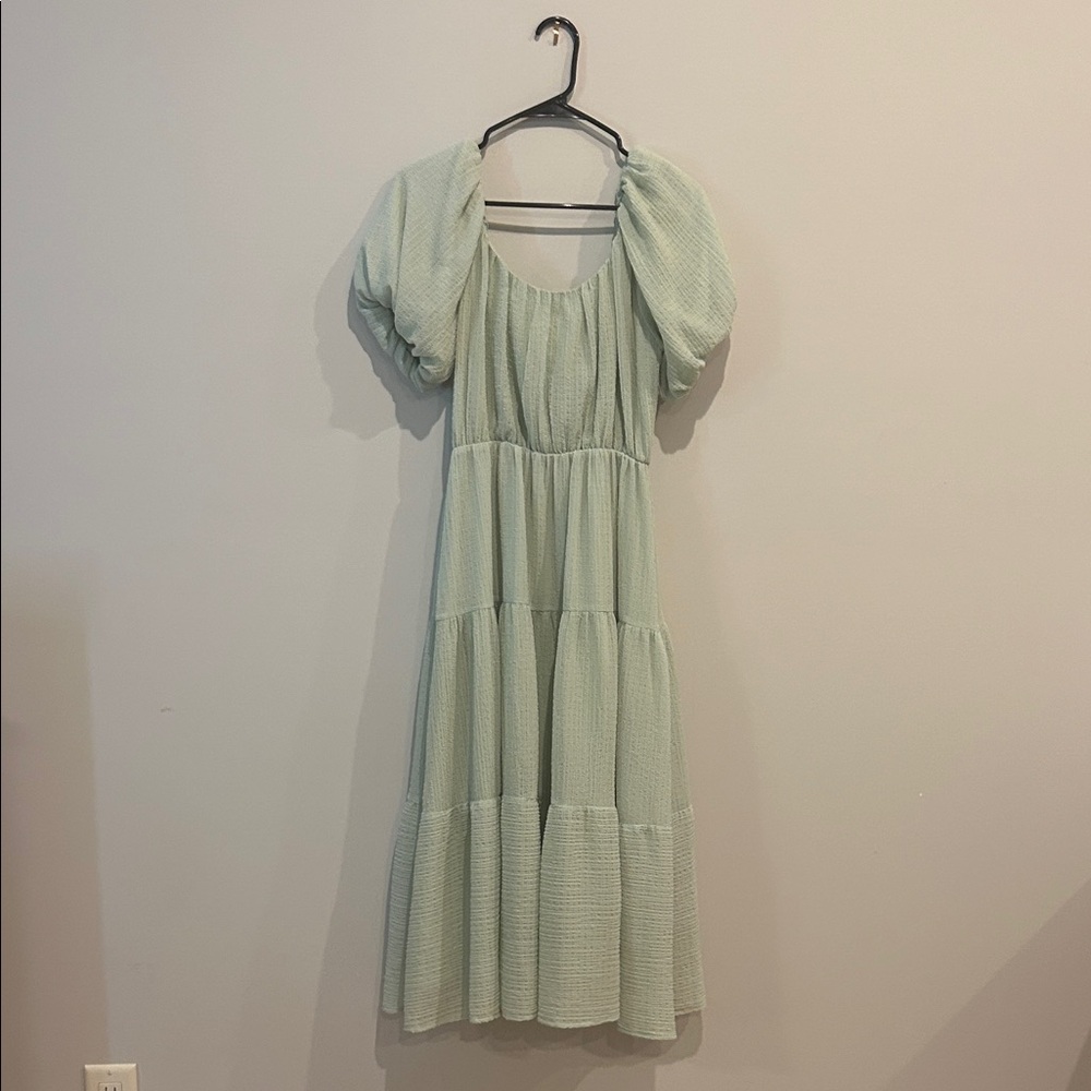 Astr Mint Green Puff-Sleeve Tiered Midi Dress